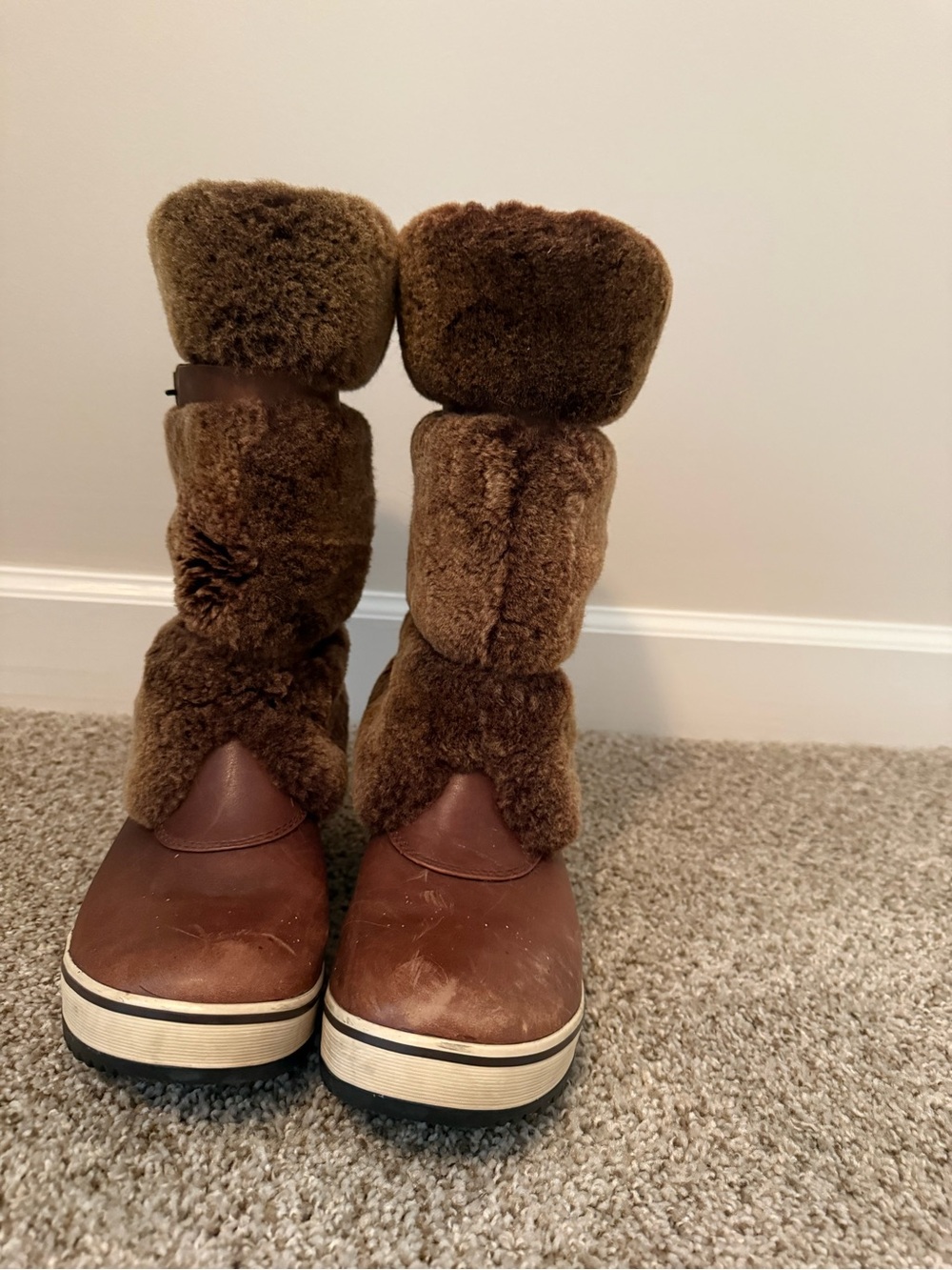 UGG Lilyan 1001374 Stout Leather Sheepskin Waterproof Boots Sz 10